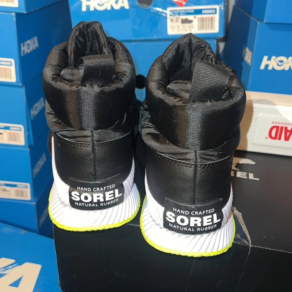 SOREL OUT N ABOUT III PUFFY ZIP BOOT winter cozy sneakers outdoor casual comfy